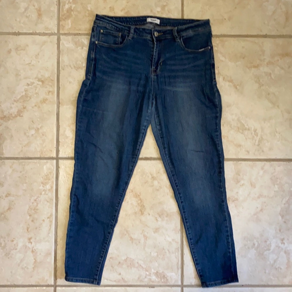 Kensie Jeans in good conditions in a size 10/30